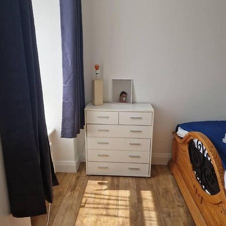 Beautiful 1-Bed Apartment In コーク エクステリア 写真